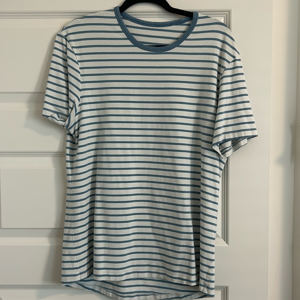 Lululemon t-shirt